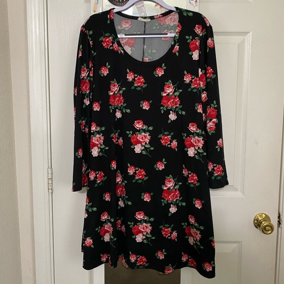 Lot Of 3 Woman’s Dresses - Picture 2 of 6